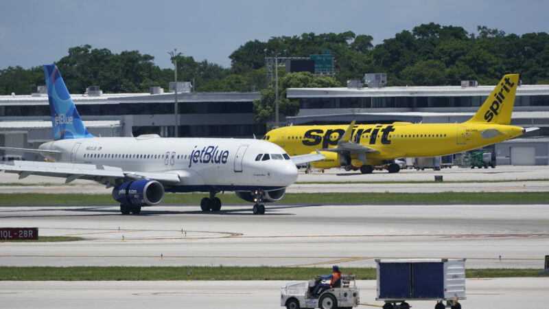 JetBlue Wins 12 LaGuardia Airport Slots in 2026