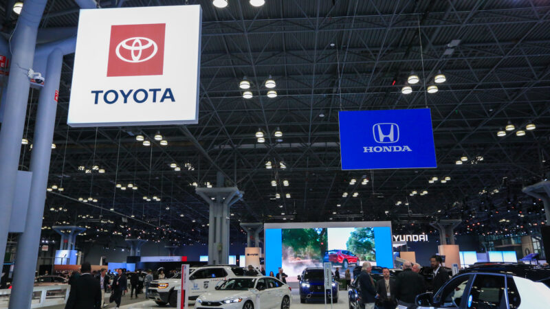 Hybrid Vehicles Surge in US with Japanese Korean Automakers
