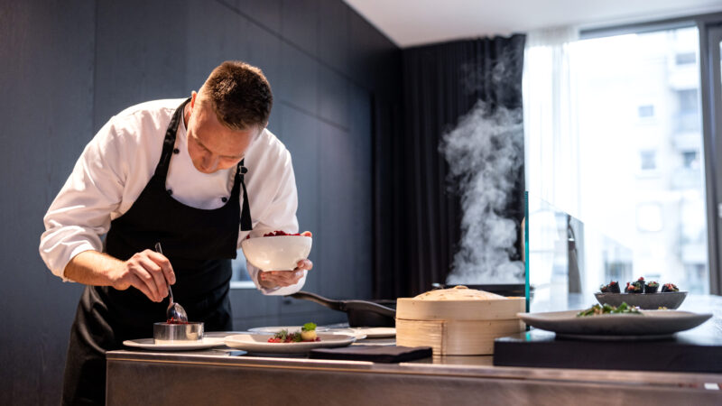 Private Chefs Earn $300k as Rich Seek Personal Michelin Stars in 2026