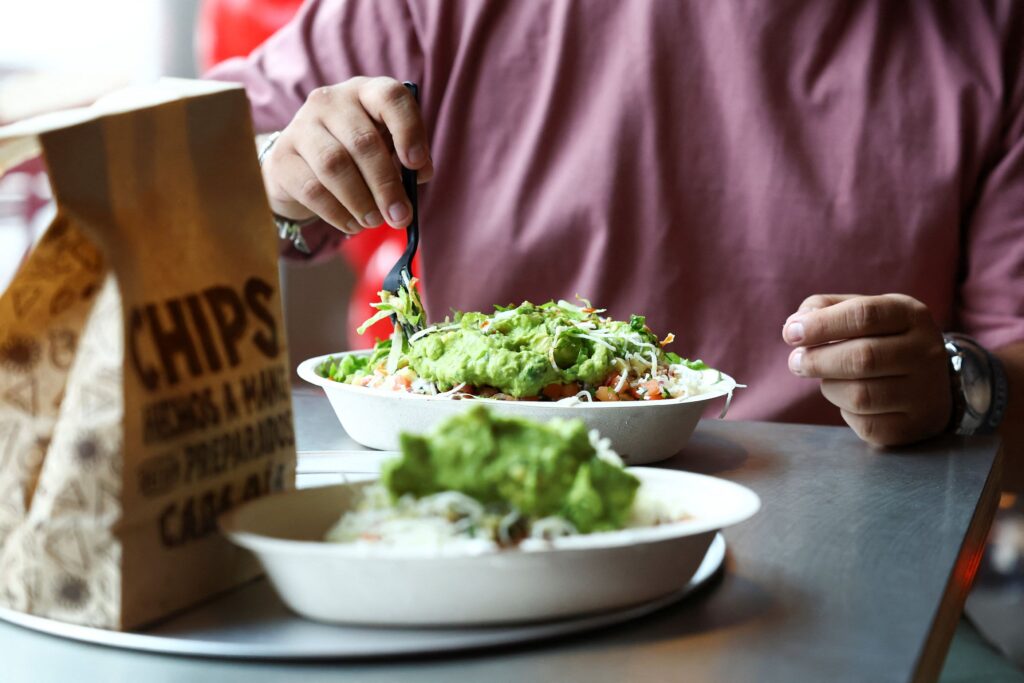 Chipotle Stock Falls 7% in 2026 Amid Sales Forecast Change
