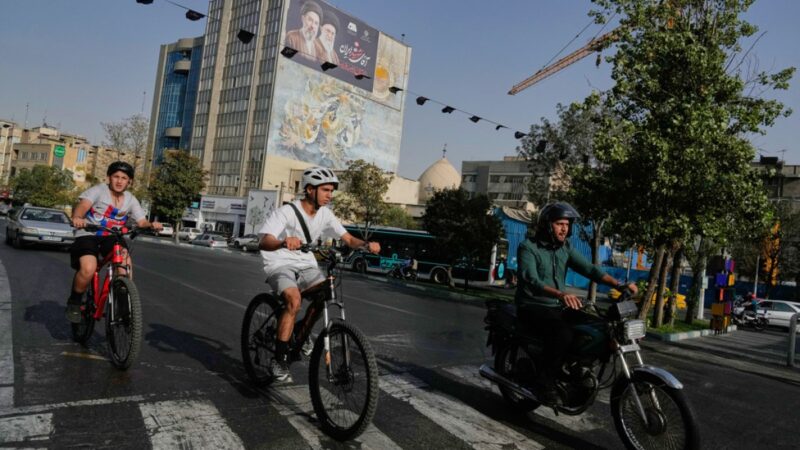 Trump Threatens Iran with Strikes Amid Tehran Attacks on Gulf States