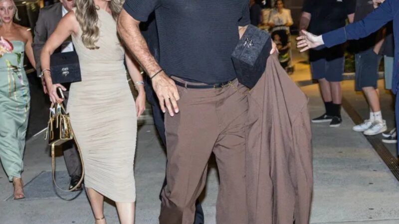 Taylor Swift and Travis Kelce sent their friends home from their wedding rehearsal — image 2