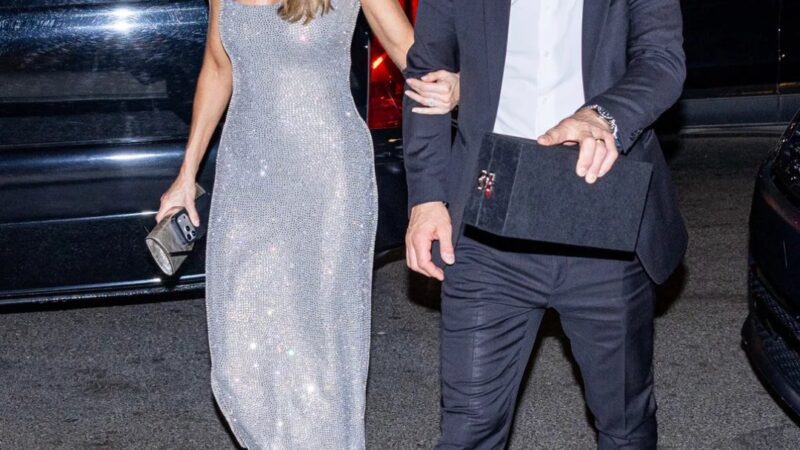 Taylor Swift and Travis Kelce sent their friends home from their wedding rehearsal — image 1