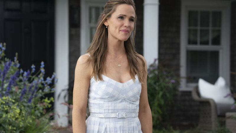 Jennifer Garner Stars in 2026 Beach Drama The Five-Star Weekend