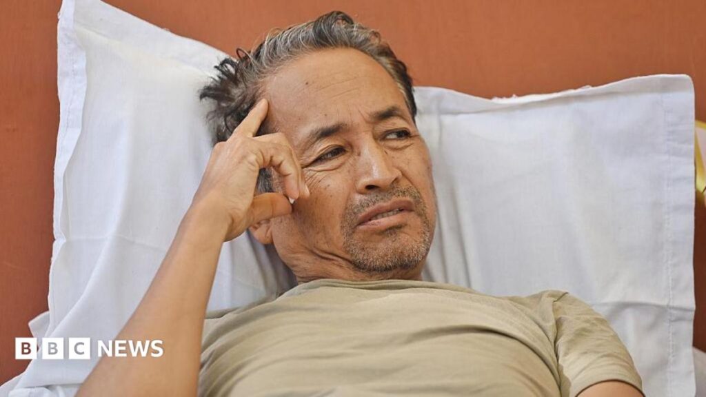 Abhijeet Dipke Starts Fast After Sonam Wangchuk Hospitalized
