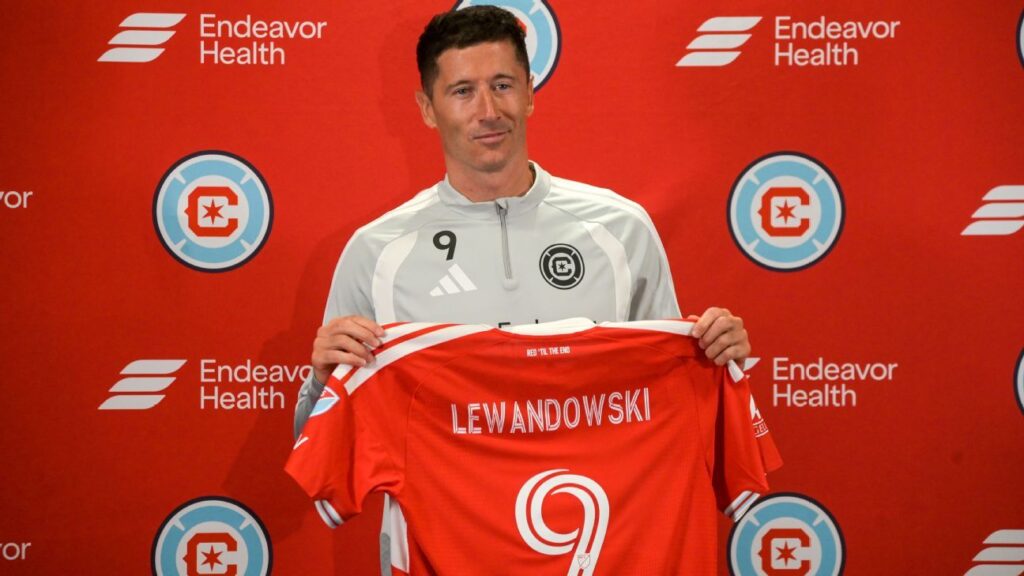 Robert Lewandowski Joins Chicago Fire in 2026