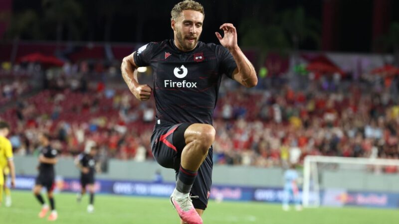 Wrexham Beats Leeds 3-2 with Sam Smith Goal