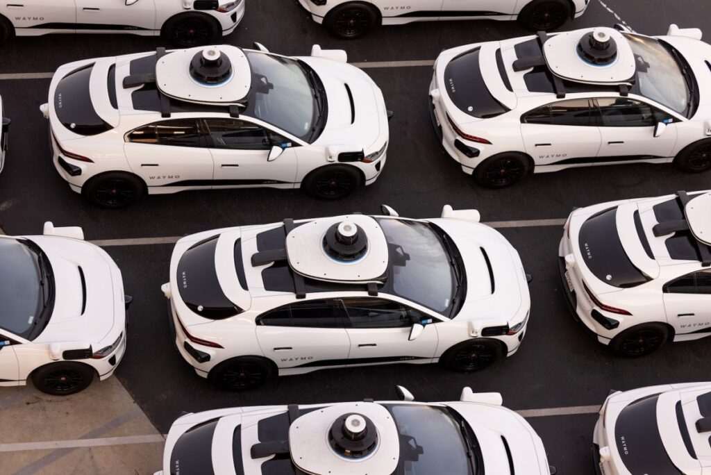 Kevin Mullin Proposes US Robotaxi Safety Standards 2026