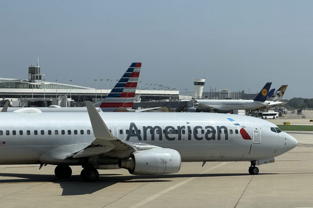 American Airlines ends free elite upgrades on long US routes in 2026, impacting diaspora travelers
