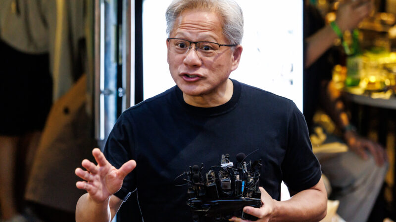 Jensen Huang’s $500 Billion AI Financing Plan Faces 2026 China Risk Over GPU Collateral Depreciation