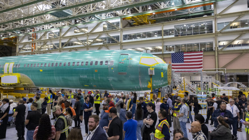 United Airlines 2026 decision on Boeing 737 Max 10 lie‑flat seats: options, impact on travelers and African routes