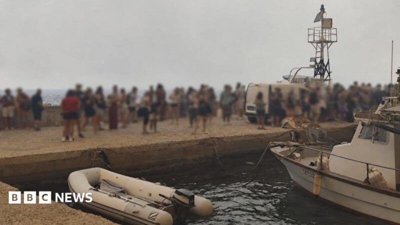 500 Evacuated by Boat from Agios Vasileios in Greek Wildfire 2026