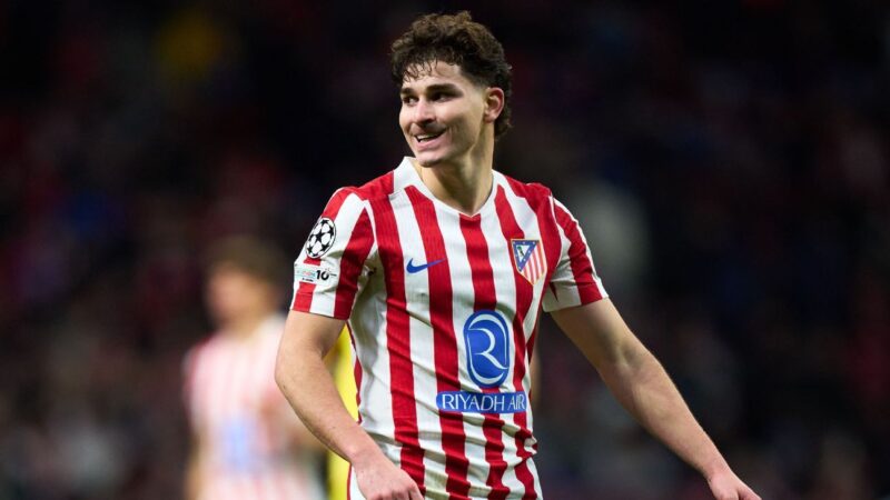 Diego Simeone says Atletico Madrid will build around Julian Álvarez as Barcelona eyes the Argentine star – 2026 transfer drama