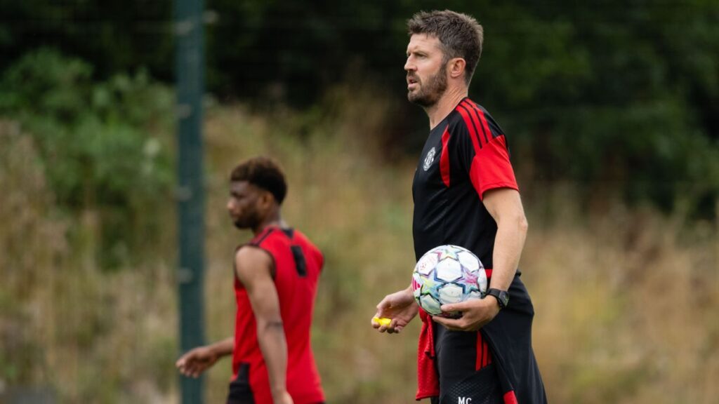 Michael Carrick says Manchester United must sign more players before 2026 deadline