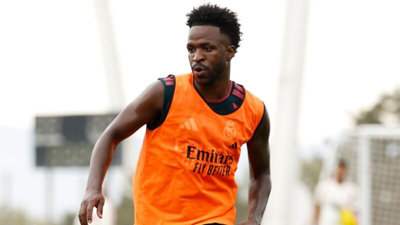 Vinícius Júnior signs six‑year Real Madrid contract, ending Arsenal speculation