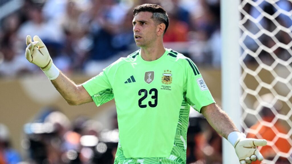 Chelsea weigh £45m bid for Villa’s Emiliano Martínez as Boehly era reshapes Premier League goalkeeping market 2026