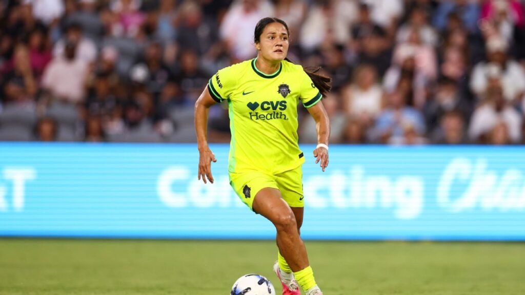 Manchester United Women near signing Mexican star Rebeca Bernal from Washington Spirit