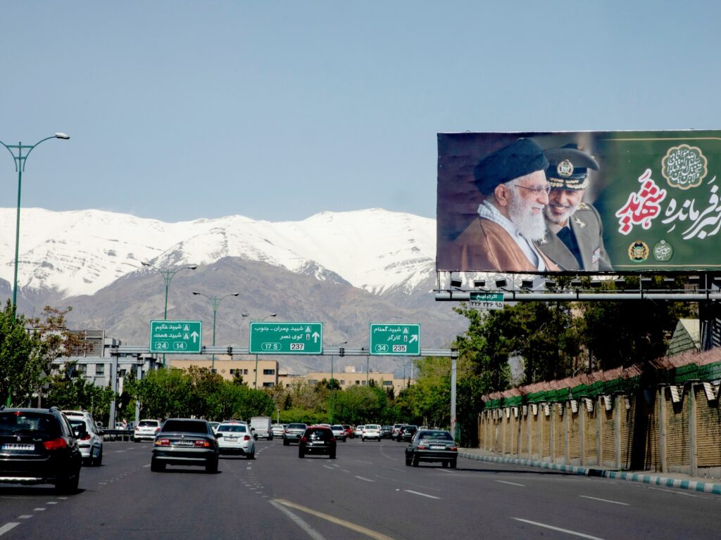 Fuel tanker blast on Iran’s Hamedan‑Sanandaj highway kills 10, injures 6 – impact on oil transport and African markets 2026
