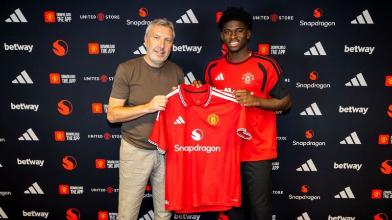 Manchester United’s ‘building blocks’ transfer plan misses left‑back target in 2026 – why Omar Berrada and Jason Wilcox fell short