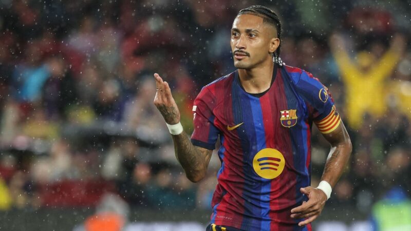 Raphinha hat‑trick fuels Barcelona’s 7‑2 win over Racing Santander, record 7‑game start 2026