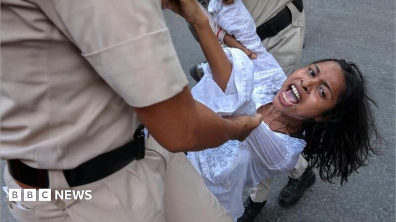 Indian police accused of sexually harassing journalists at Delhi protest over election chief resignation, 2026