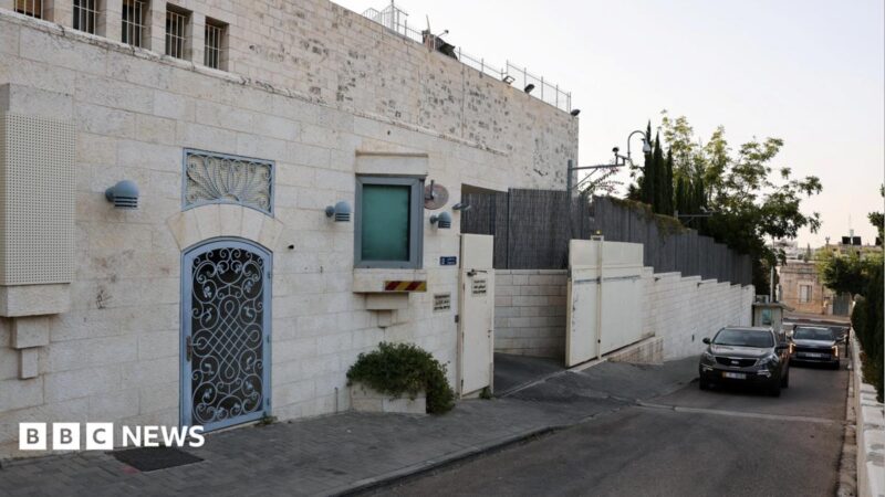 UK Pulls Most Diplomats from East Jerusalem Consulate After Sanctions, Miliband Says Essential Services Will Stay – 2026