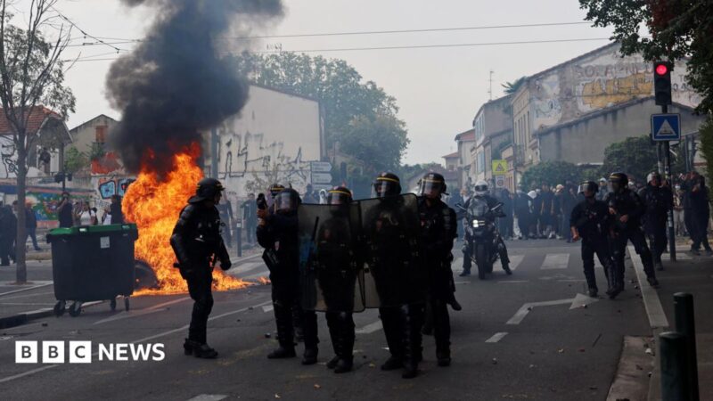 France shuts down up to 500 schools on Monday over student protests in Paris, 2026