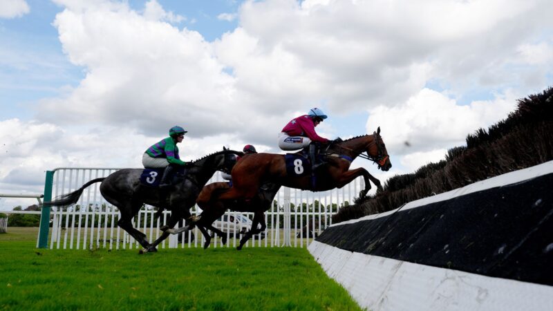 Worcester & Sedgefield National Hunt on Sky Sports Racing Tuesday – African Betting 2026